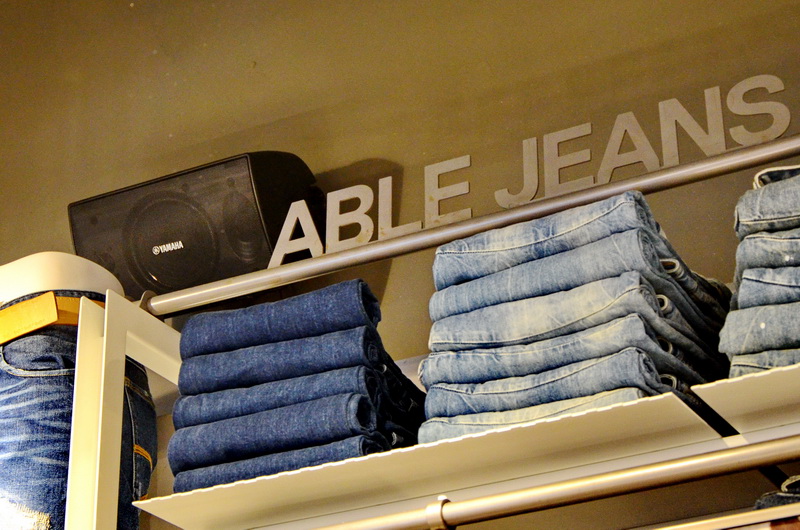 ABLE JEANS正大广场旗舰店——金沙js93252MA2030的时尚之旅