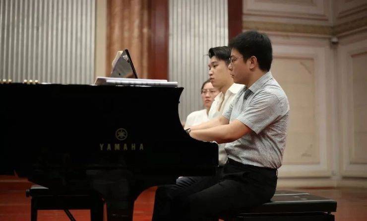 热烈：亍跋睬熘 音悦津门”钢琴重奏音乐会暨天津鲍蕙荞钢琴城开业庆典演出圆满成功！