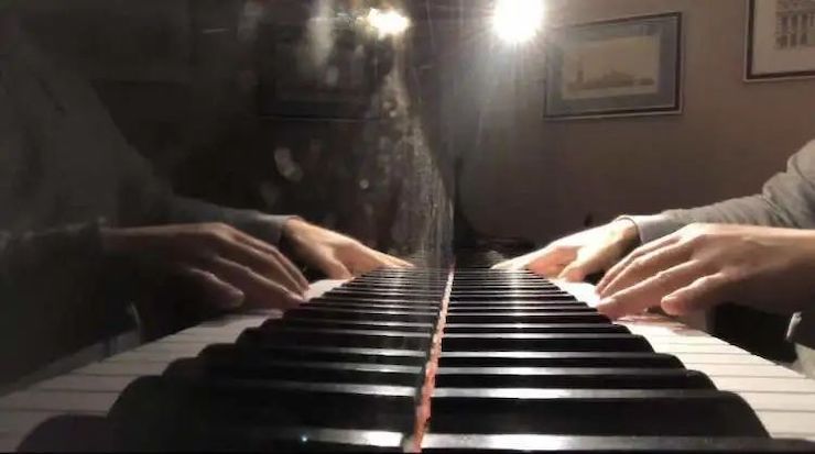 宋思衡的“宅抗疫” | 挑战主播、筹集口罩、闭关作曲，这位取消了20场演出的钢琴家原来这么忙！