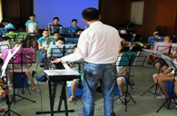 上：缈谌行男⊙Ы鹕砵s93252示范管乐团大师班活动报道 